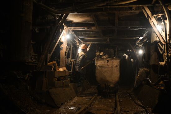 Construction of Petrovsko-Razumovskaya 2 Metro station