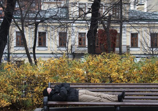 Warm weather in Moscow