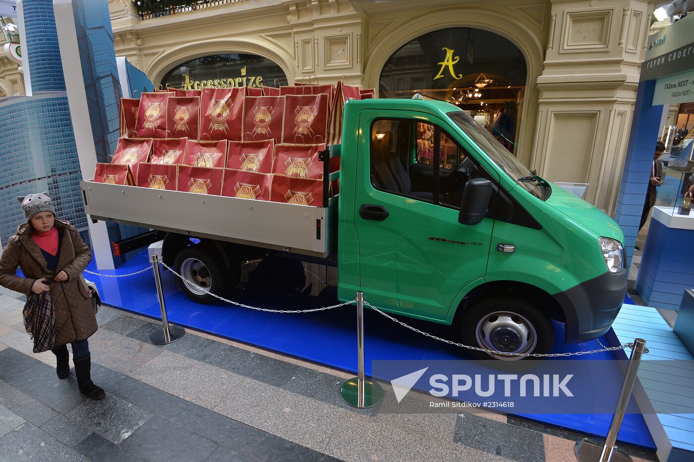 Opening of historic motor show of GAZ cars "Heroes of Their Time"