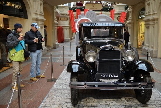 Opening of historic motor show of GAZ cars "Heroes of Their Time"