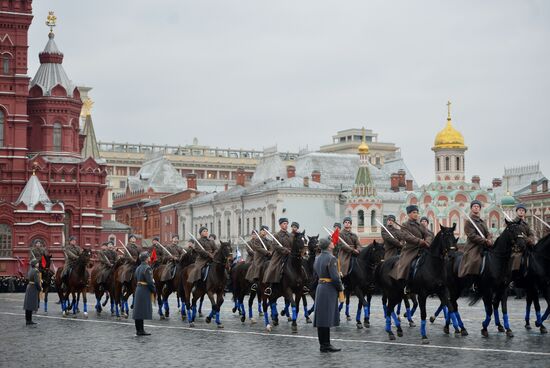 Military march dedicated to 1941 Military Parade anniversary