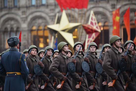 Military march dedicated to 1941 Military Parade anniversary