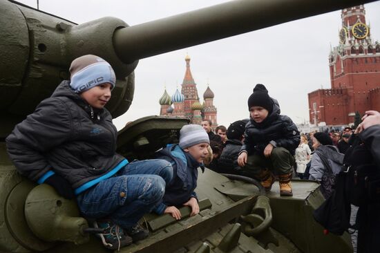 Military march dedicated to 1941 Military Parade anniversary