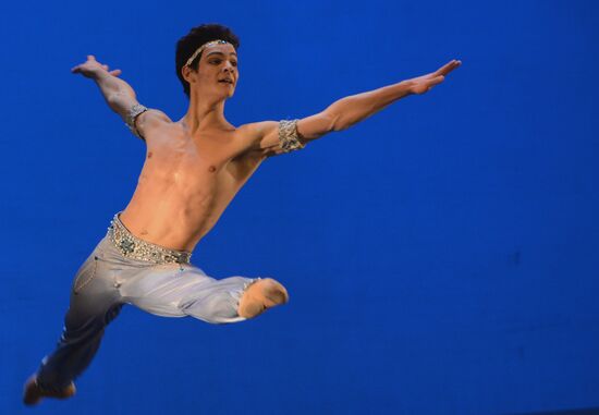 Three Centuries of World Ballet. International Ballet School Festival