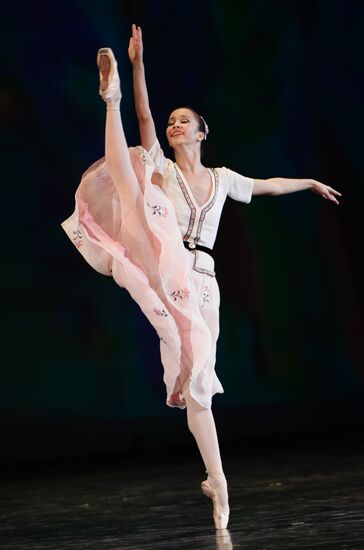 Three Centuries of World Ballet. International Ballet School Festival