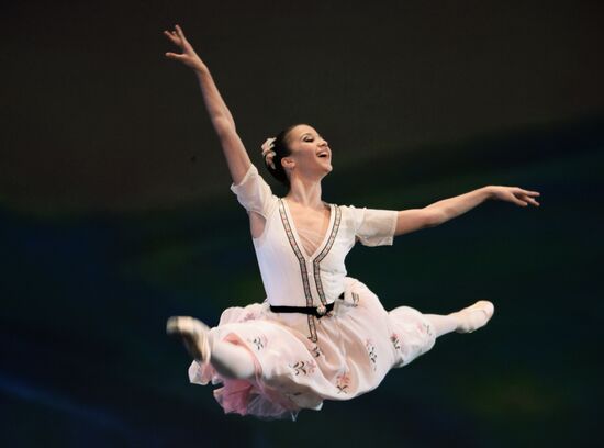 Three Centuries of World Ballet. International Ballet School Festival