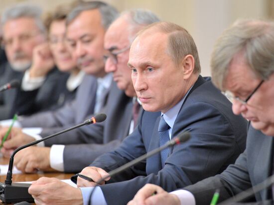 Vladimir Putin meets with heads of constitutional law schools