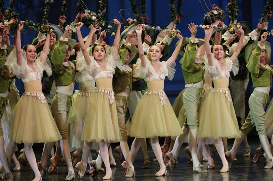 Three Centuries of World Ballet. International Ballet School Festival