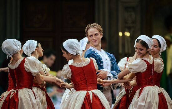 Run-through of Marco Spada at Bolshoi Theatre