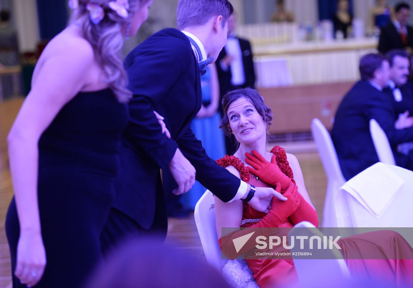 Ball in Kremlin Palace celebrates 400th anniversary of Romanov dymansty