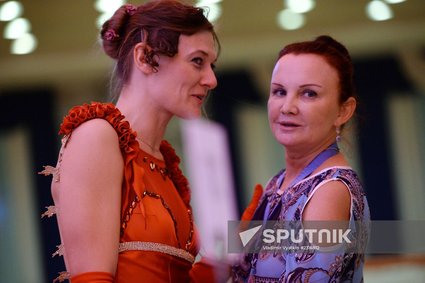 Ball in Kremlin Palace celebrates 400th anniversary of Romanov dymansty