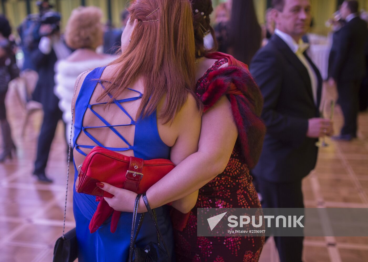 Ball in Kremlin Palace celebrates 400th anniversary of Romanov dymansty