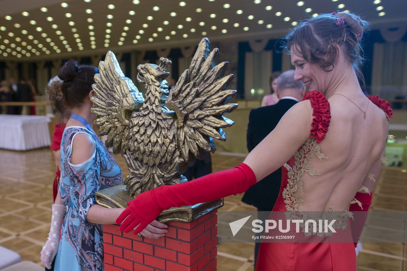 Ball in Kremlin Palace celebrates 400th anniversary of Romanov dymansty