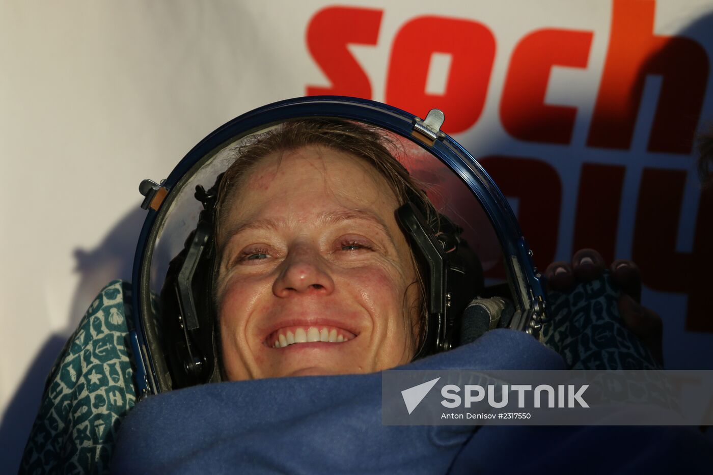 ISS capsule carries Olympic torch to Earth
