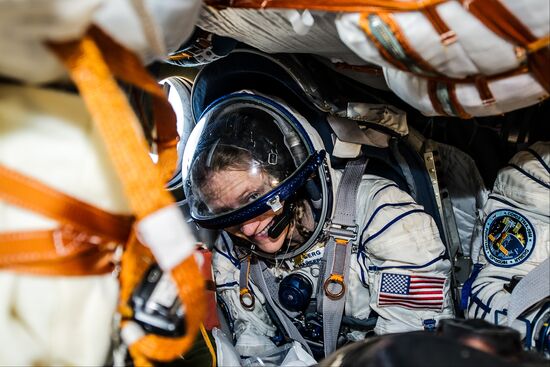 ISS capsule carries Olympic torch to Earth