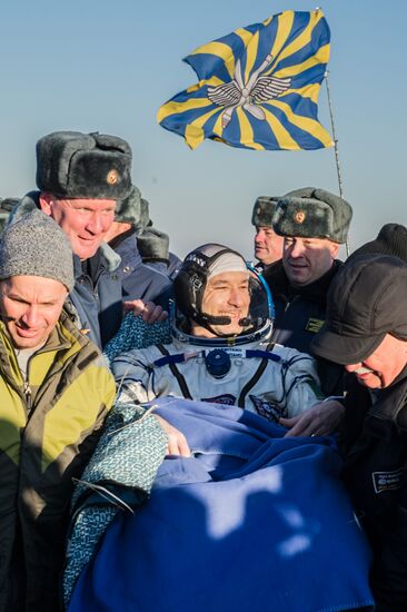 ISS capsule carries Olympic torch to Earth