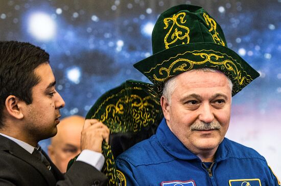 Soyuz TMA-09M crew gives news conference