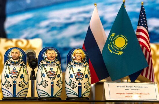 Soyuz TMA-09M crew gives news conference