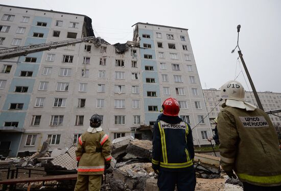 Gas explosion in nine-floor building near Moscow