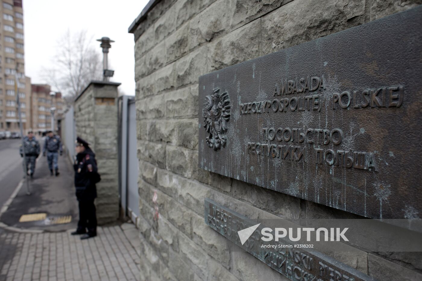 Security stepped up outside Polish Embassy in Moscow