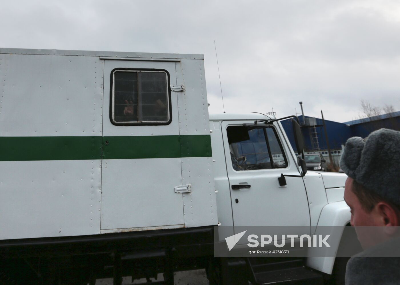 Greenpeace activists allegedly shipped from Murmansk to St Petersburg