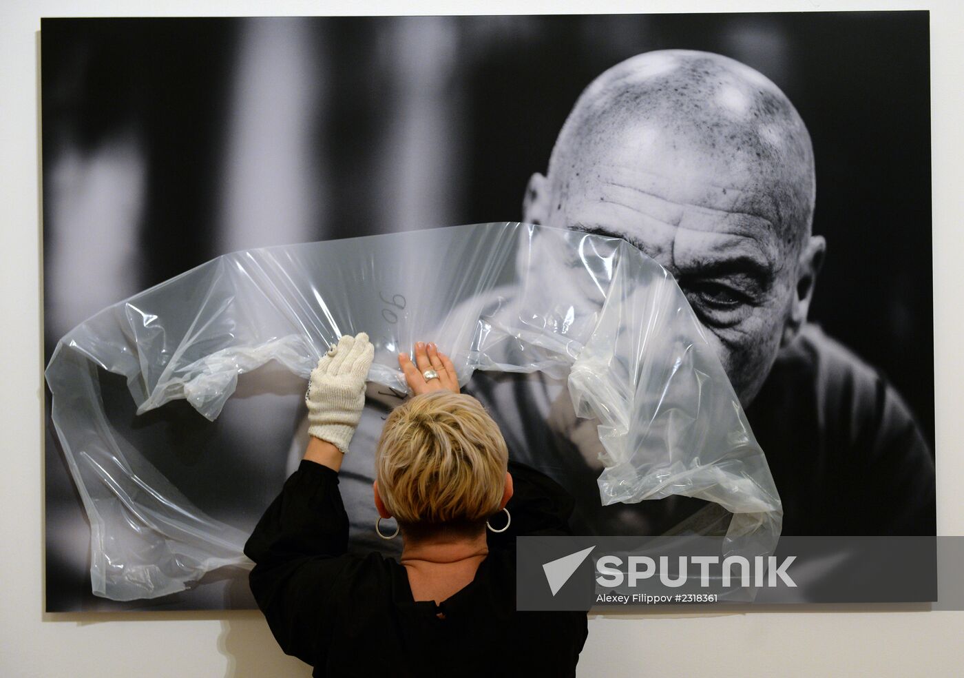 Opening Igor Ganzha's exhibition "Pozner. Big Portrait"