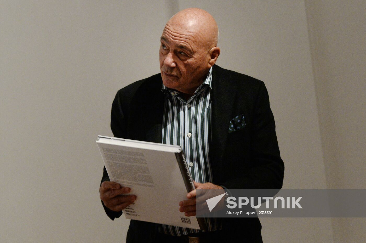 Opening Igor Ganzha's exhibition "Pozner. Big Portrait"