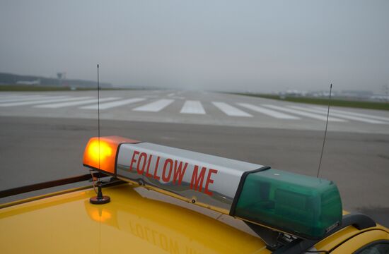 Vnukovo Airport's new runway presented to Dmitry Medvedev