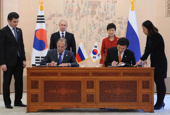 Vladimir Putin's official visit to South Korea