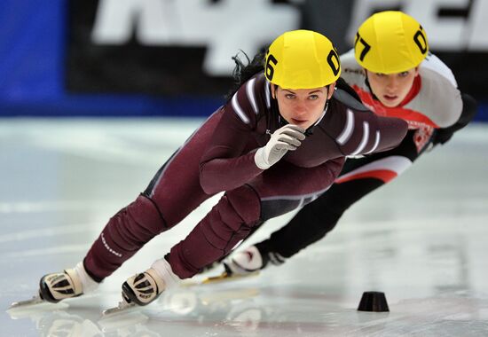 ISU World Cup Short Track. Women. 1000m