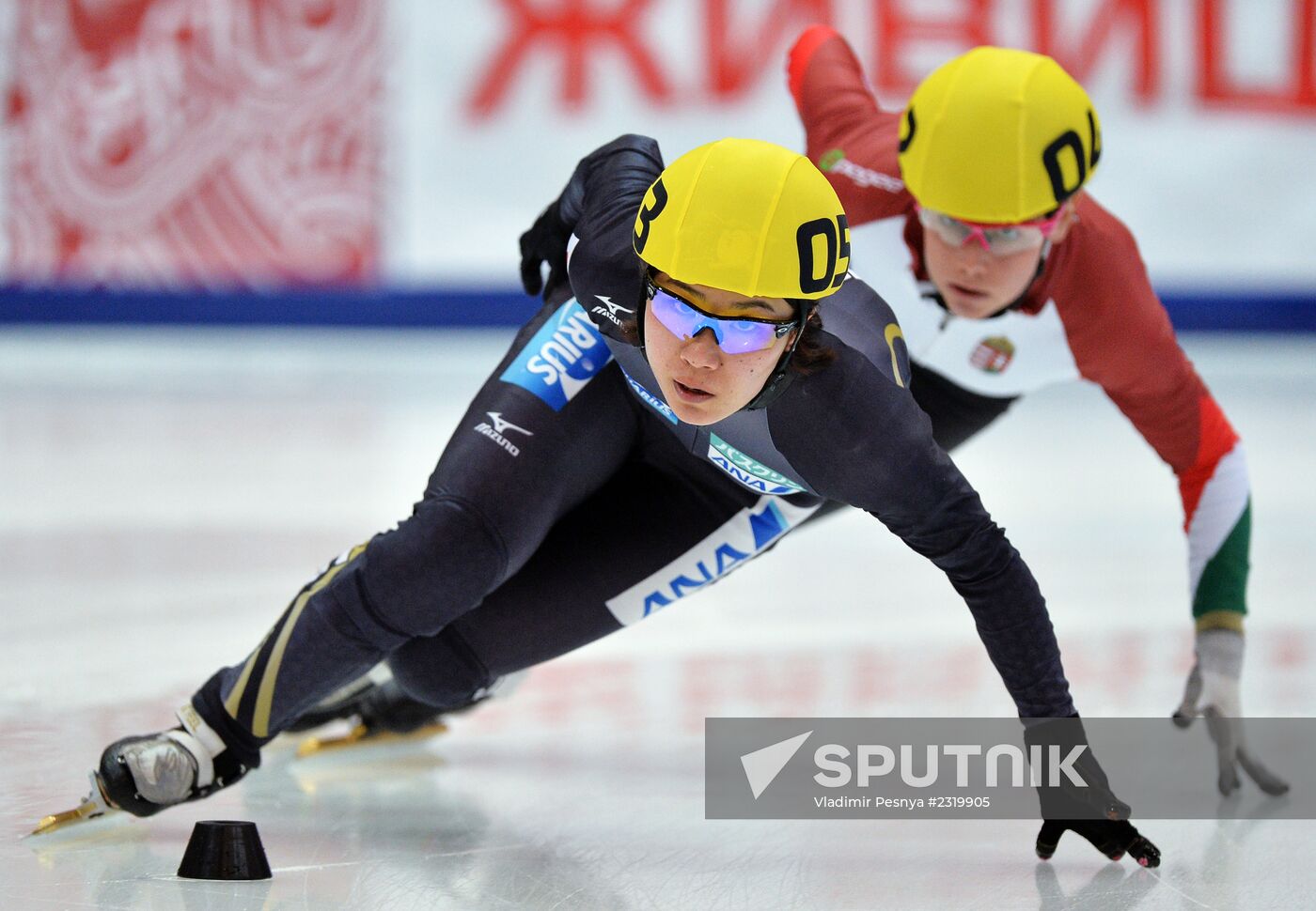ISU World Cup Short Track. Women. 1000m