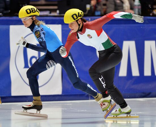 ISU World Cup Short Track. Women. 1000m