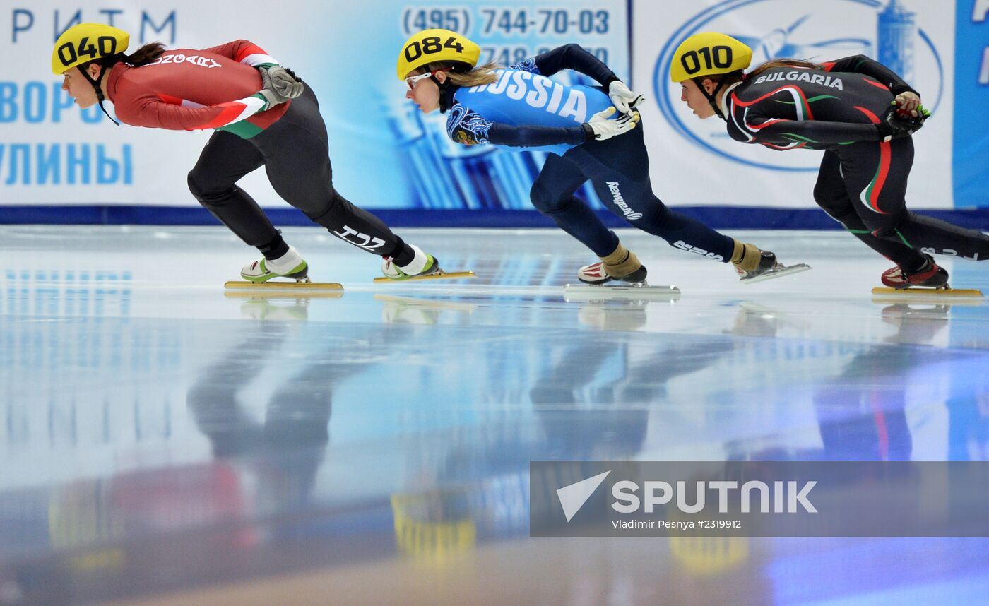 ISU World Cup Short Track. Women. 1000m
