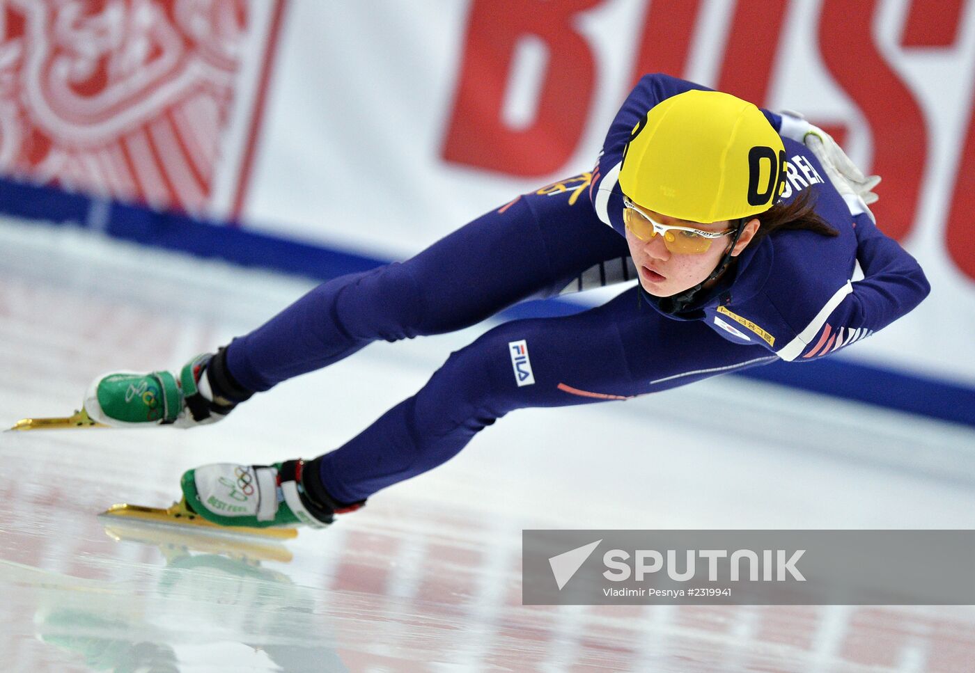 ISU World Cup Short Track. Women. 1000m