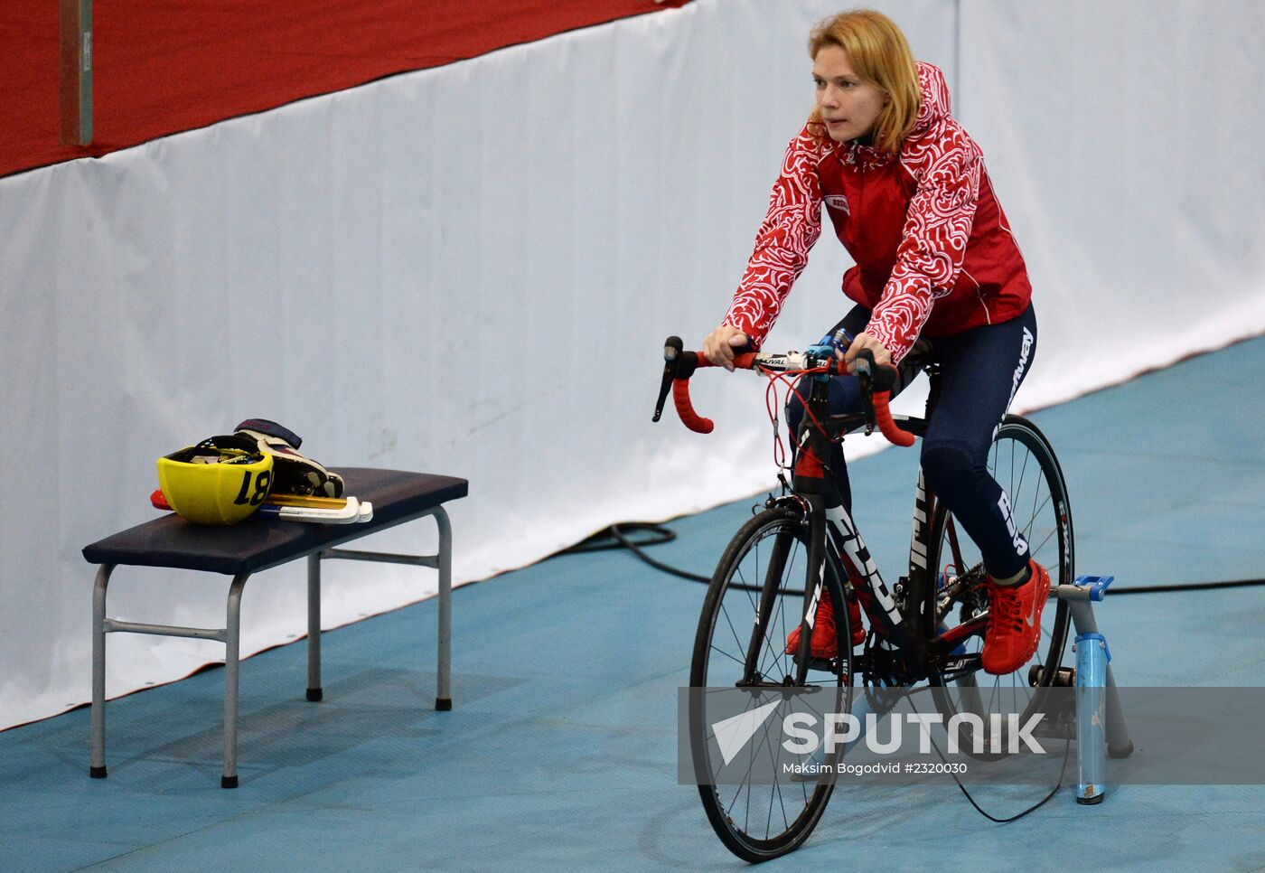 ISU World Cup Short Track. Women. 1000m