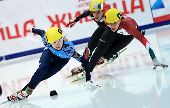ISU World Cup Short Track. Women. 1000m