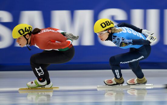 ISU World Cup Short Track. Women. 1000m
