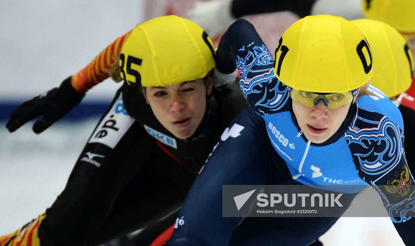 ISU World Cup Short Track. Women. 1000m