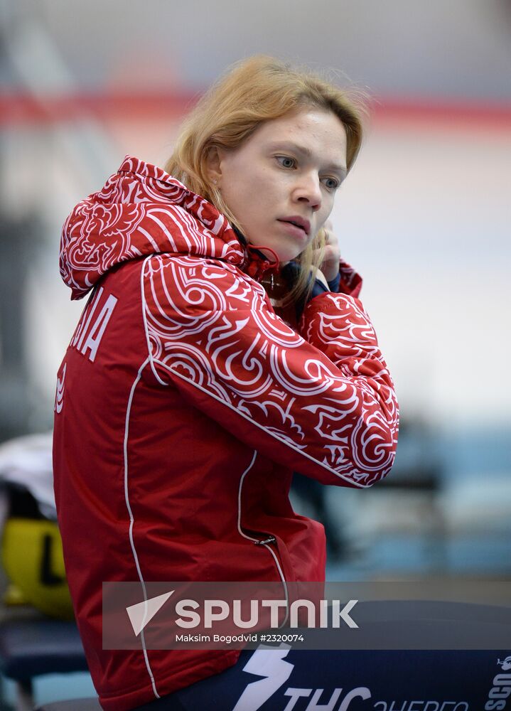 ISU World Cup Short Track. Women. 1000m