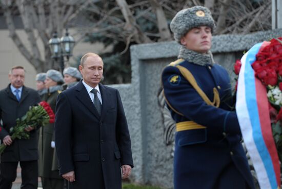 Vladimir Putin visits Ryazan Airborne School