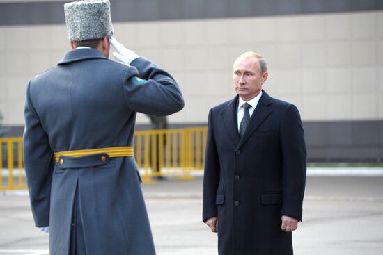 Vladimir Putin visits Ryazan Airborne School