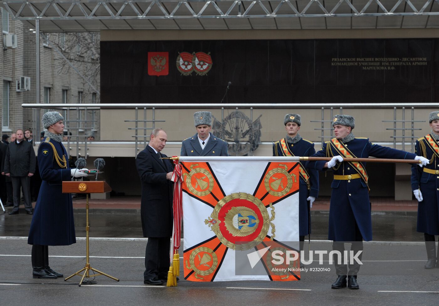 Vladimir Putin visits Ryazan Airborne School