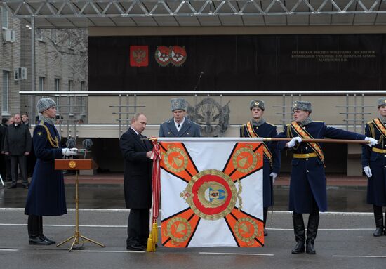 Vladimir Putin visits Ryazan Airborne School