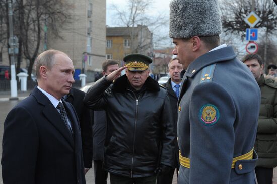 Vladimir Putin visits Ryazan Airborne School