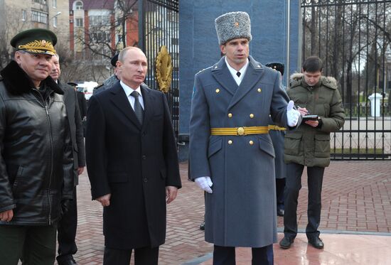 Vladimir Putin visits Ryazan Airborne School