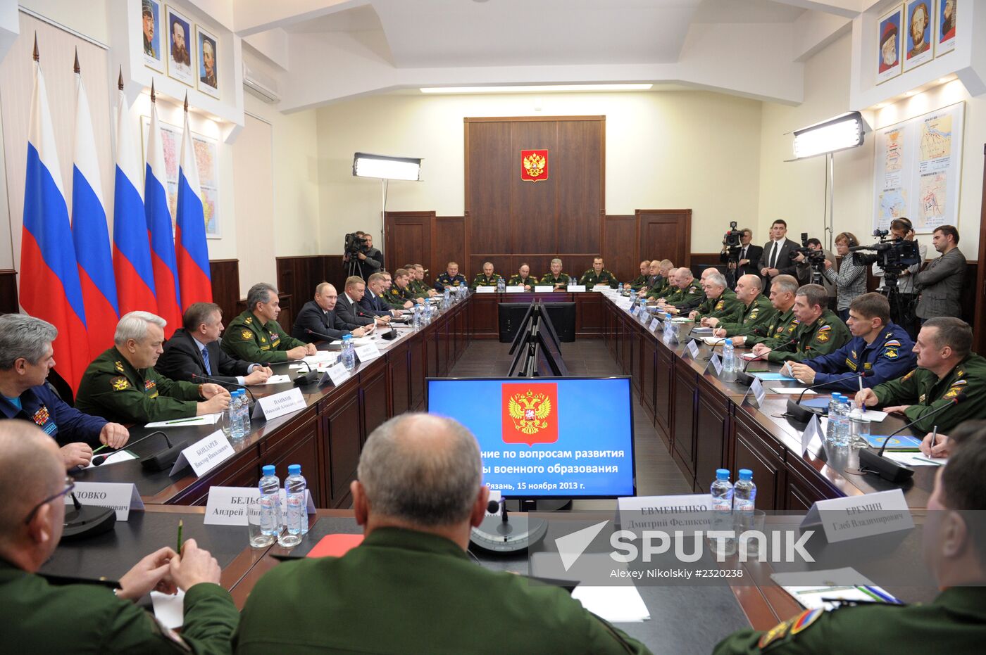 Vladimir Putin visits Ryazan Airborne School