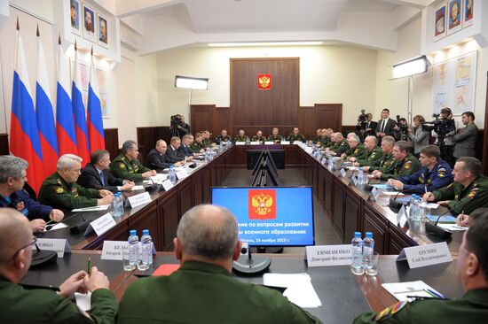 Vladimir Putin visits Ryazan Airborne School