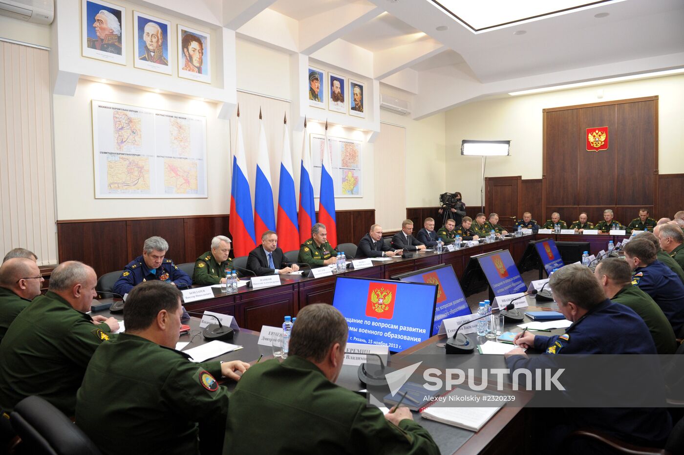 Vladimir Putin visits Ryazan Airborne School