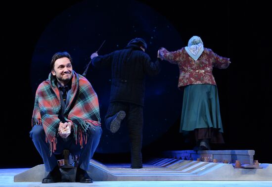 Dress rehearsal of play Unforgettable Acquaintances