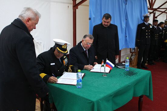 Indian aircraft carrier INS Vikramaditya in Severodvinsk